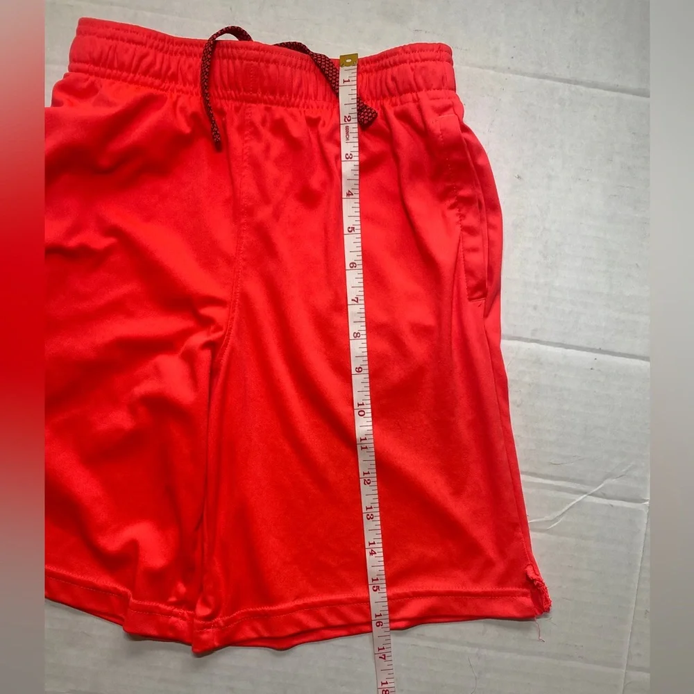 Under Armour Red Boys Youth Medium‎ Shorts